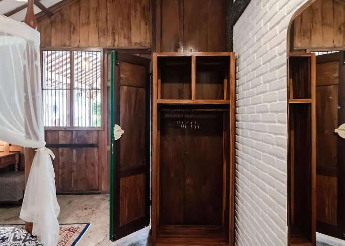 Villa Madeira Javanese Joglo, *