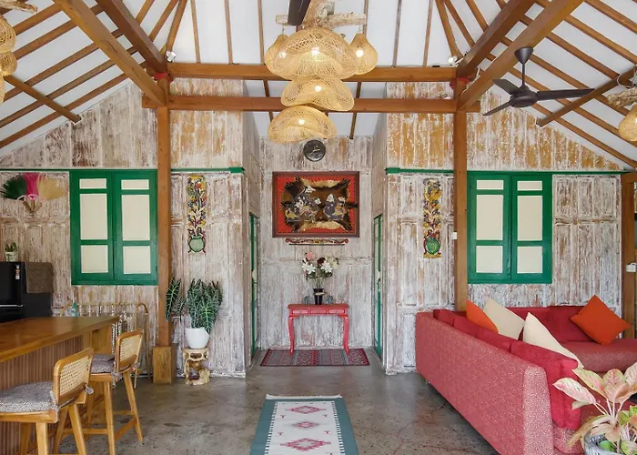 Madeira Javanese Joglo, Villa *